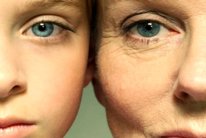 vieillissement-cutane-les-effets-du-temps-et-des-facteurs-denvironnement-soleil-tabac-pollution-sur-notre-peau